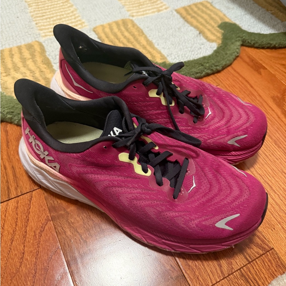 Hoka Arahi 6 Running Shoes